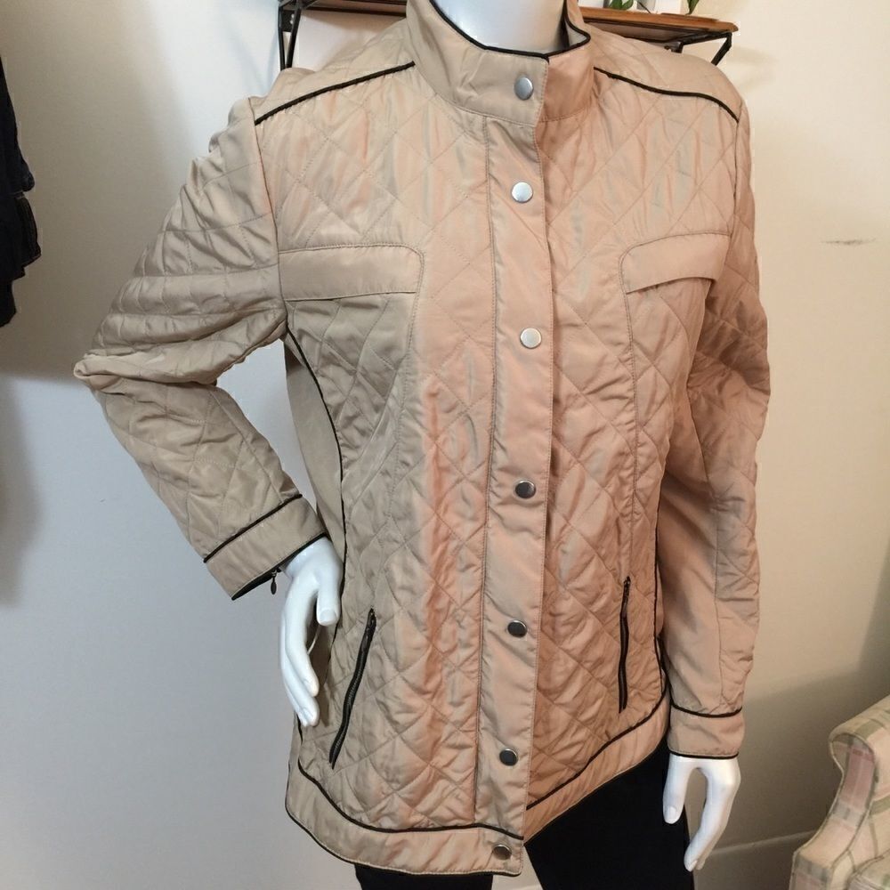 Chico’s Tan shimmer lite Quilted Puffer Jacket - Picture 2 of 8